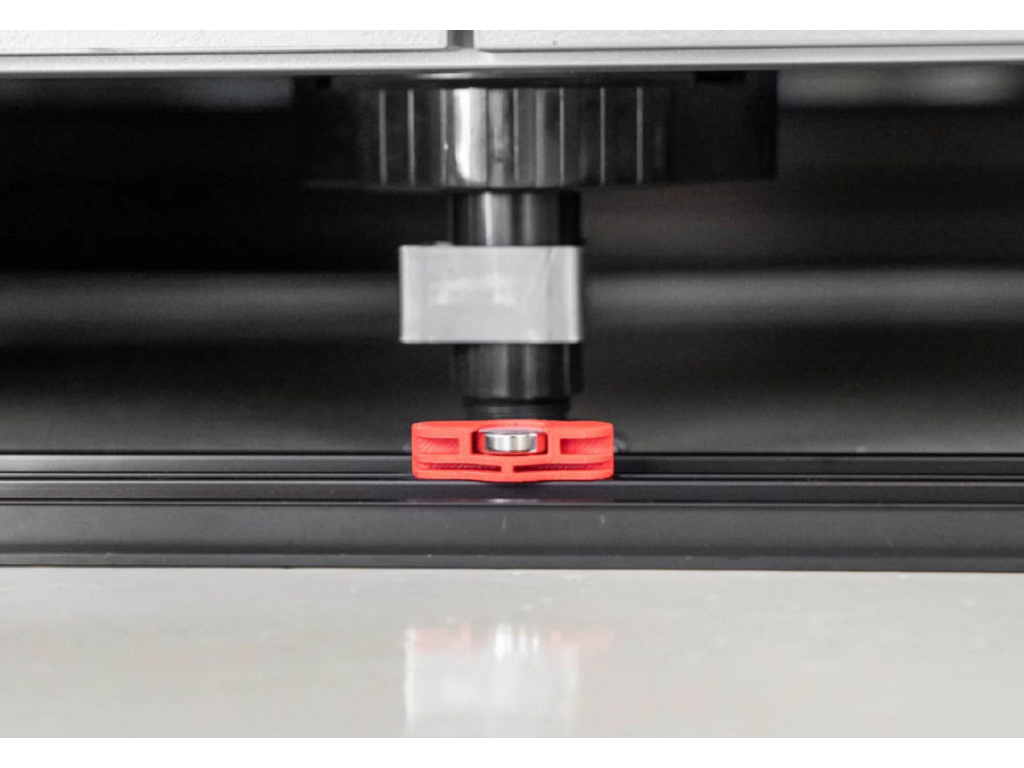 GANCIO MAGNETICO PER ZOCCOLO DA CUCINA modello BLINK ADATTO A PIEDE DIAMETRO mm.28 | SCILM - immagine 4